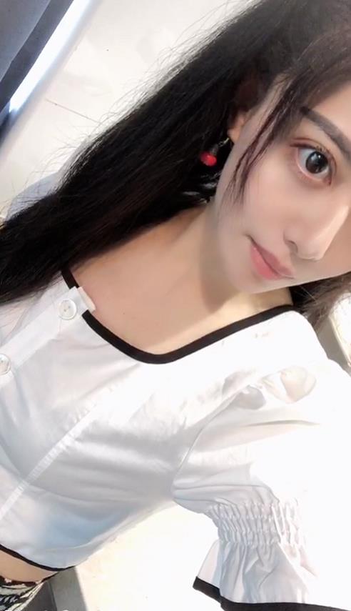 龙华小鸟依人型的妹子